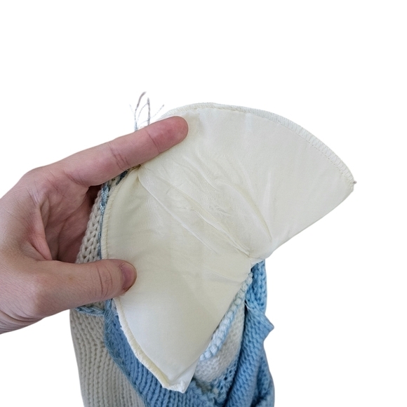 Maurada Vintage Blue White Pastel Flower On Shoulder Sweater With Shoulder Pads - Picture 7 of 8